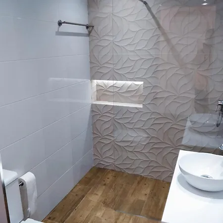 Piso Centrico En Avenida Principal מארבלה
